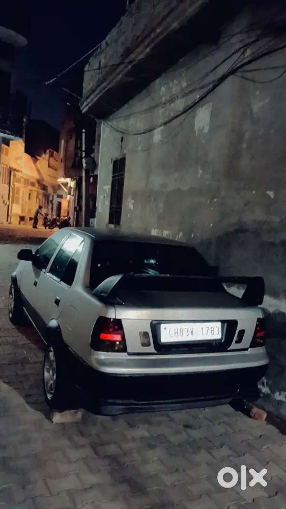 Maruti Suzuki Esteem 2006