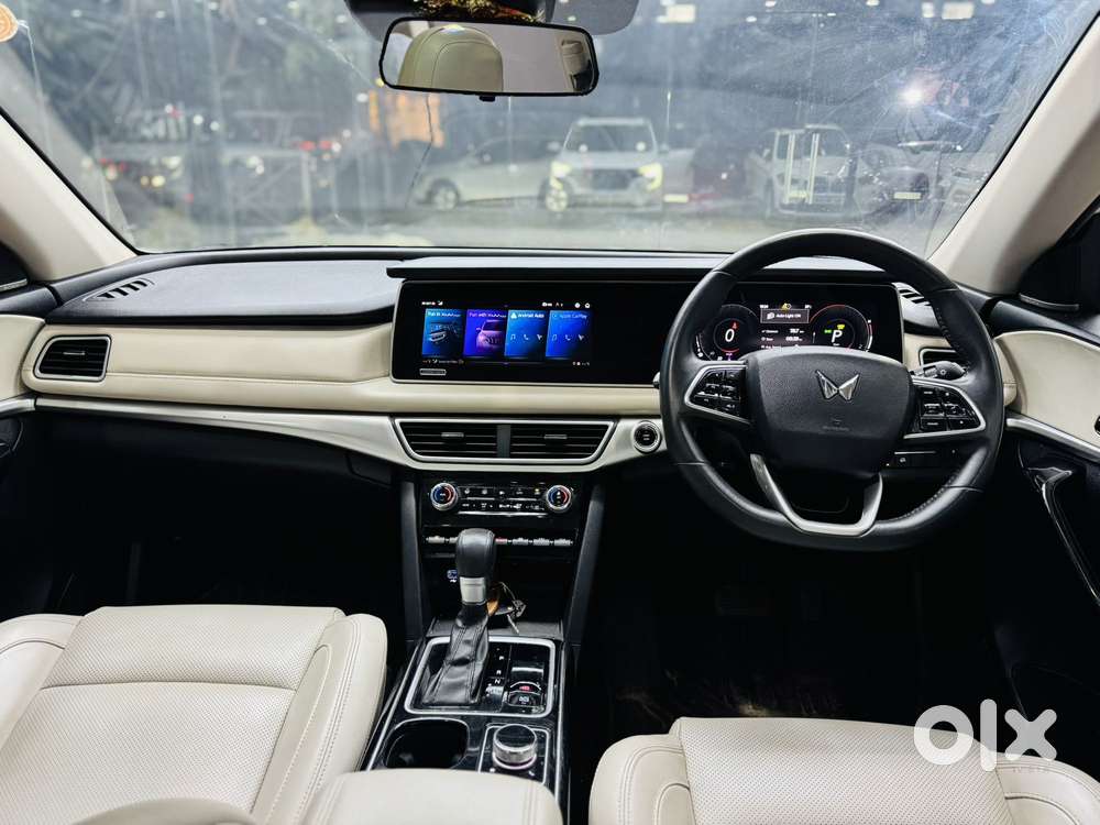 Mahindra Xuv700 2.2 Ax 7 Diesel At Luxury Pack Str, 2023, Diesel