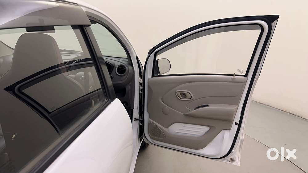 Datsun Redigo T Option, 2016, Petrol