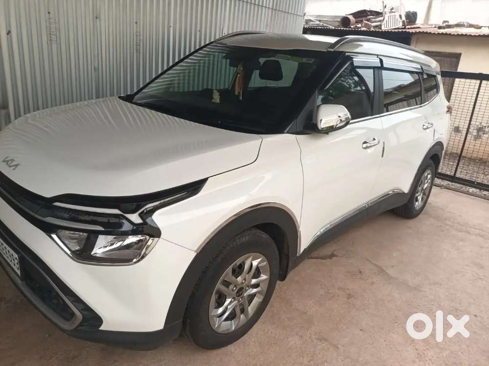 Kia Carens Luxury Dct 2027