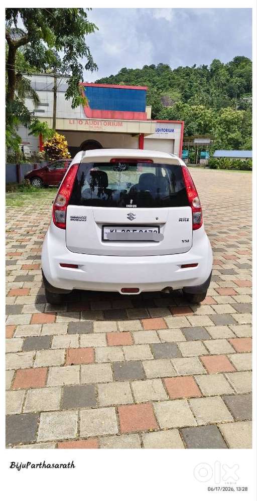 Maruti Suzuki Ritz Vxi Abs, 2014, Petrol
