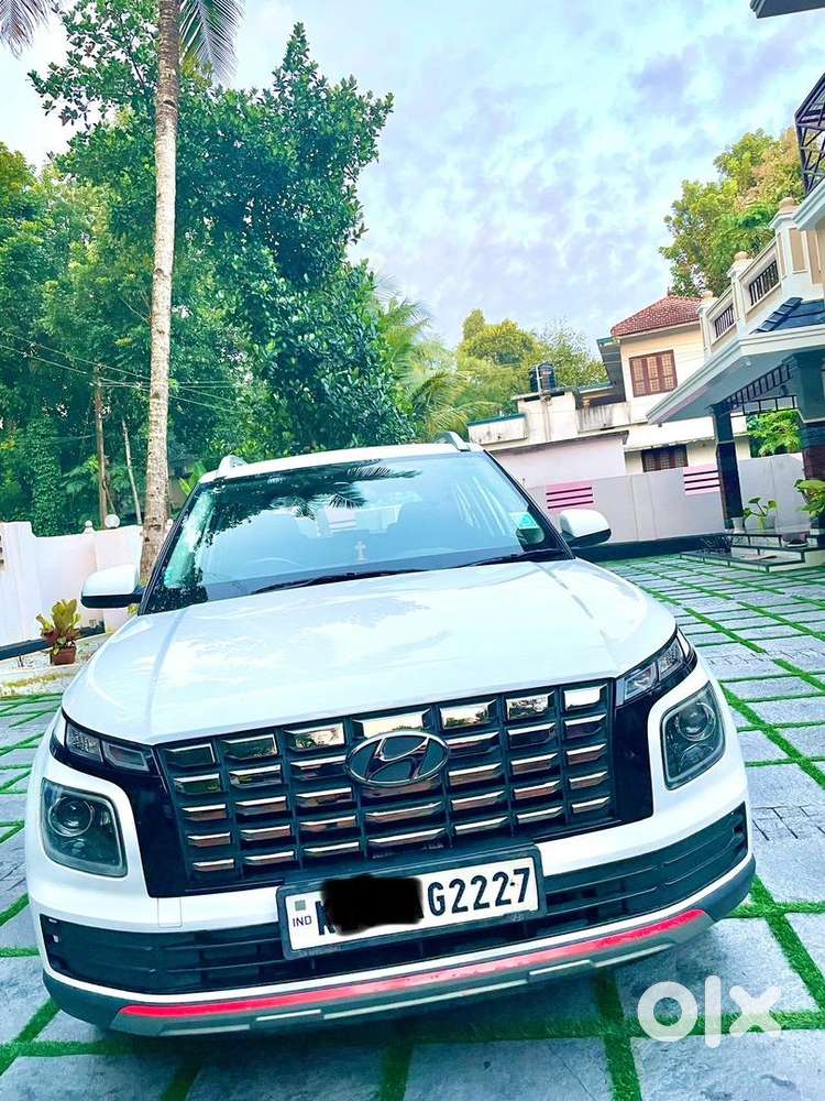 Hyundai Venue 2022 Petrol 29000 Km Driven