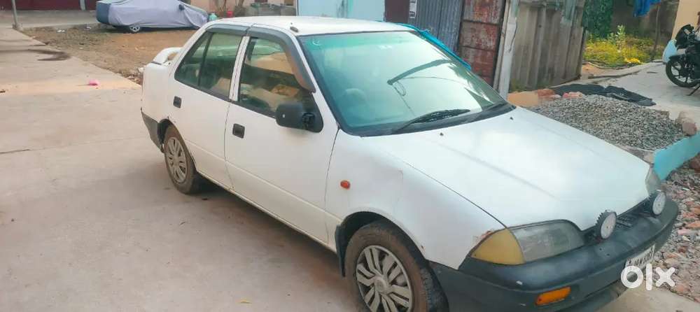 Maruti Suzuki Esteem 1996