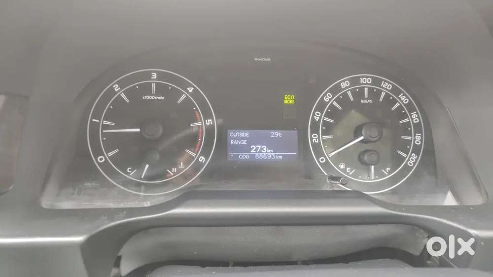 Toyota Innova Crysta 2017 Diesel 90000 Km Driven