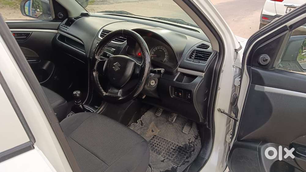 Maruti Suzuki Swift Lxi Optional-o, 2015, Petrol