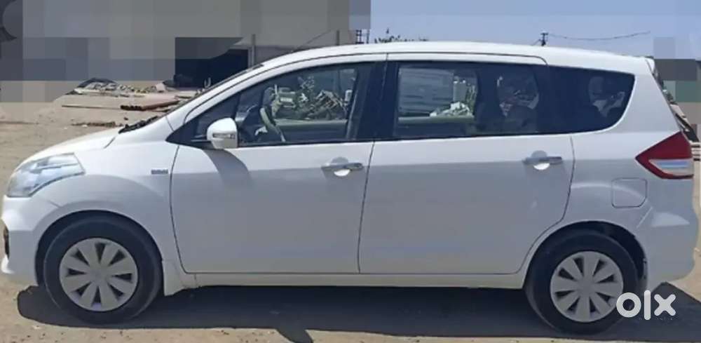 White Maruti Suzuki Ertiga 2016 Diesel 49500 Km Driven