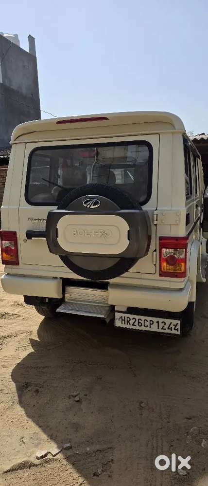Mahindra Bolero Neo 2015
