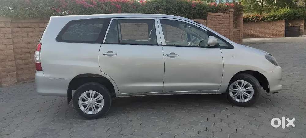 Toyota Innova Hycross 2009 Ready