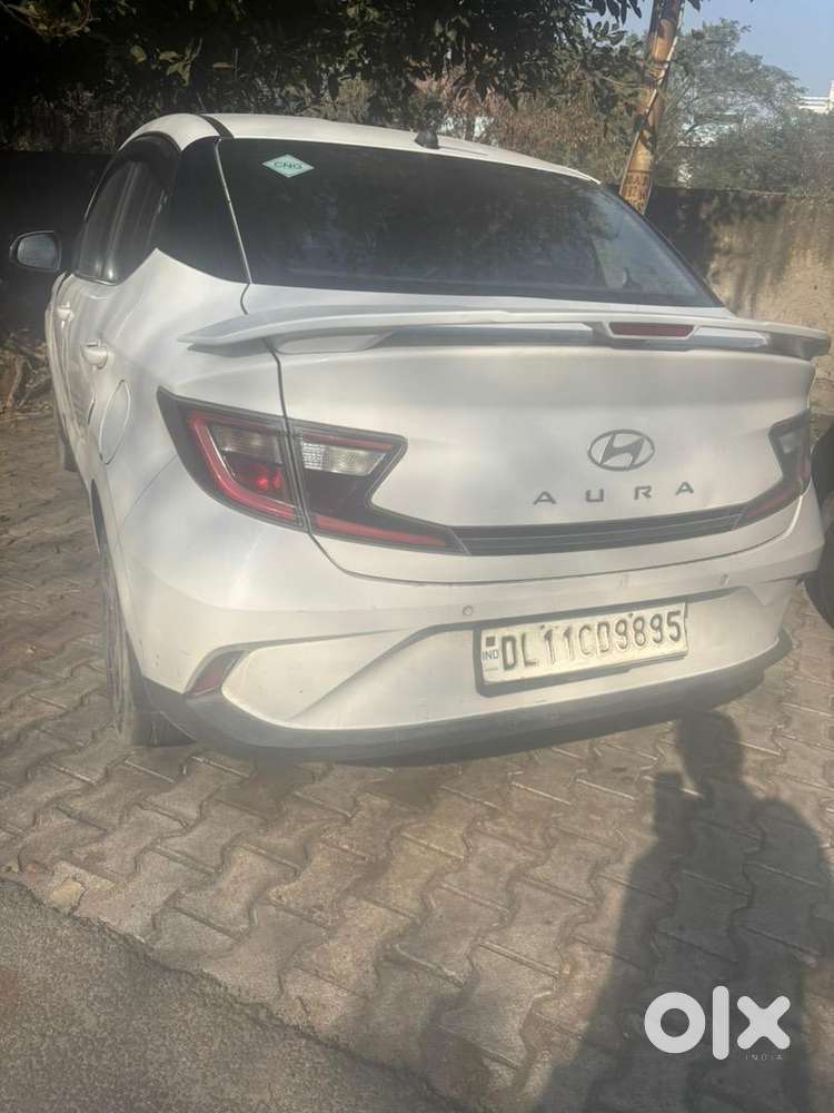 Govt Servents Aura Company Cng