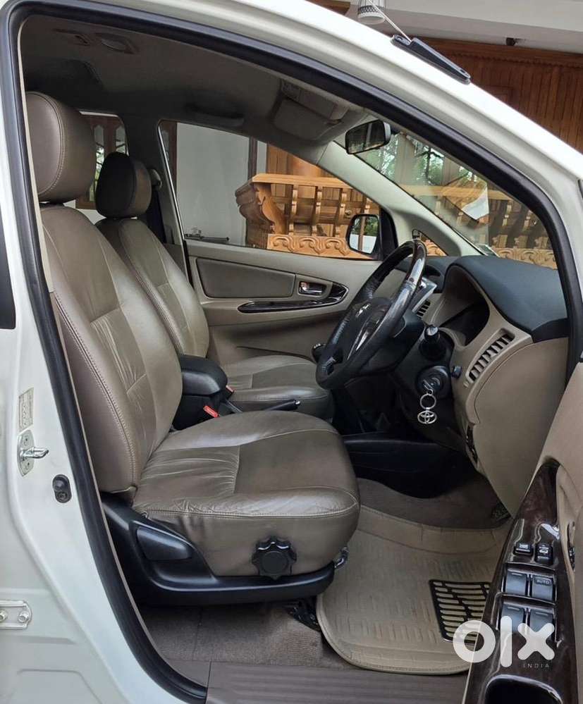 Toyota Innova 2015