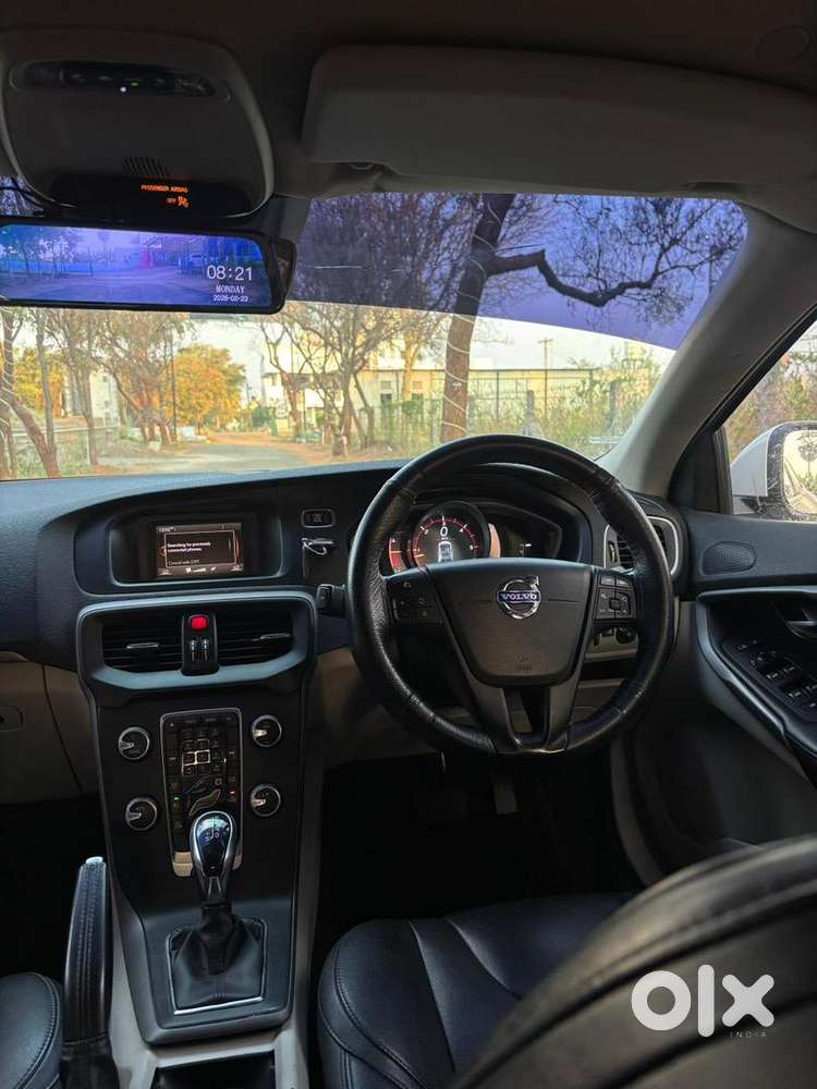 Volvo V40 2016 Diesel Well Maintained