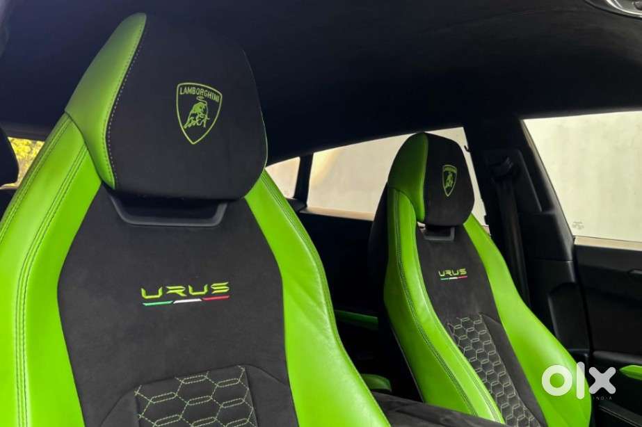 Lamborghini Urus, 2022, Petrol