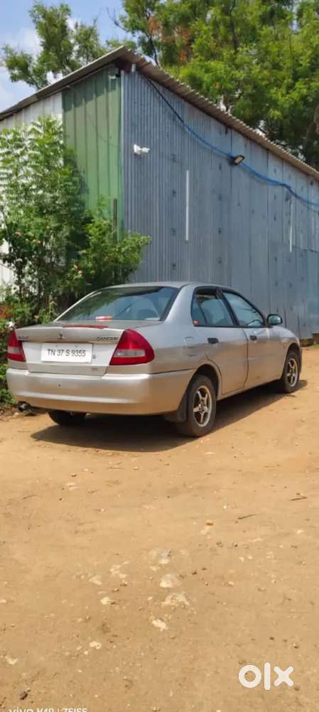 Mitsubishi Lancer 2000 Diesel 300000 Km Driven