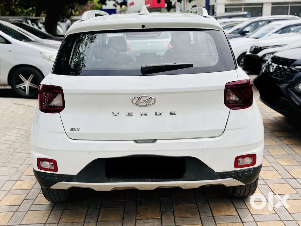 Hyundai Venue Sx Dual Tone Turbo, 2020, Diesel