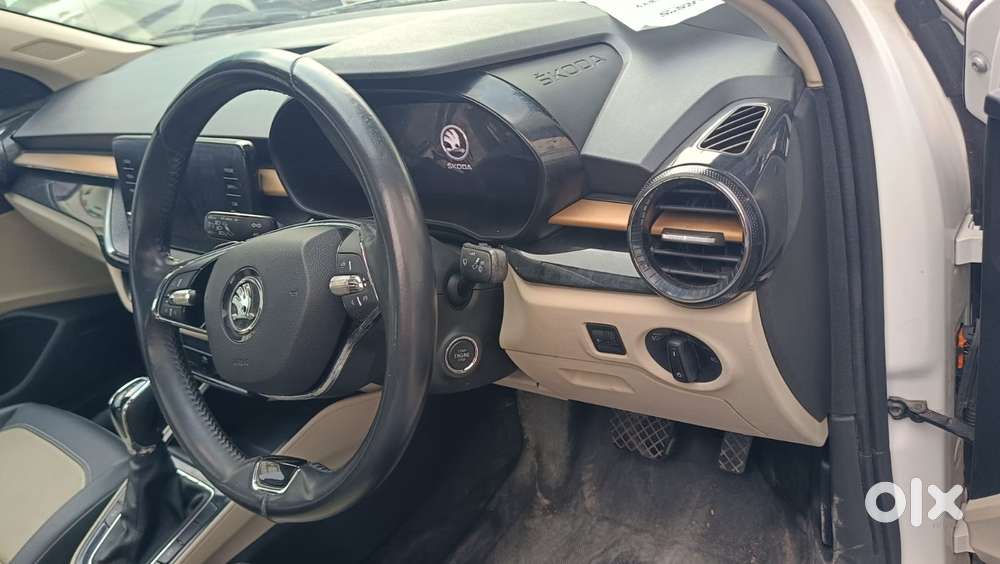 Skoda Slavia 1.5 Tsi Style, 2022, Petrol