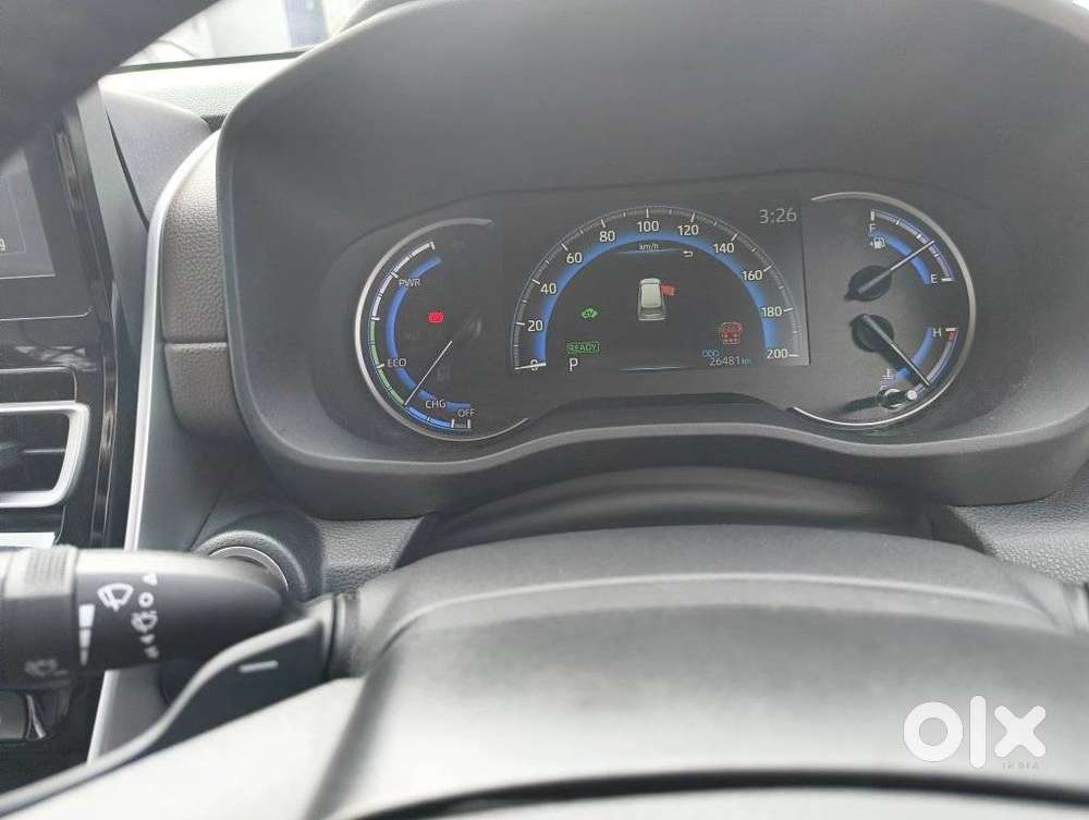 Toyota Innova Hycross 2.0 Vx (o) Hybrid 8 Str, 2025, Petrol