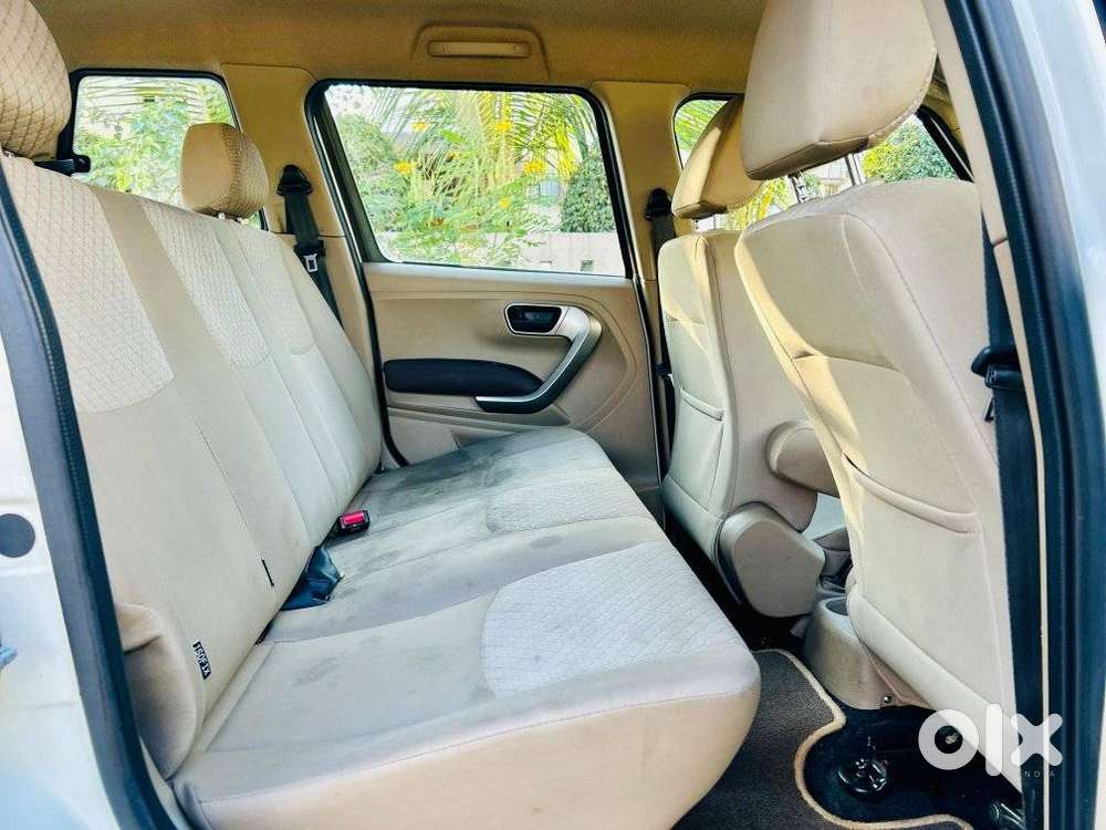 Mahindra Tuv 300 T10, 2020, Diesel