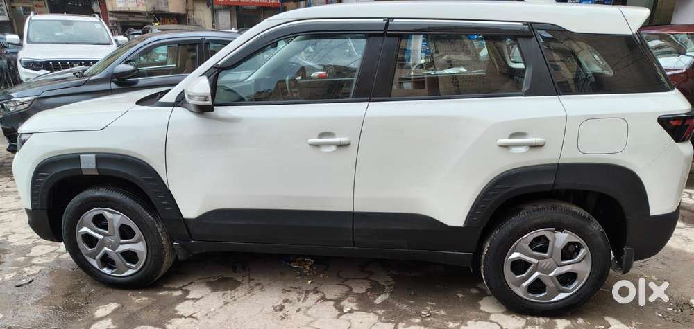 Maruti Suzuki Brezza 1.5 Lxi Smart Hybrid, 2024, Petrol