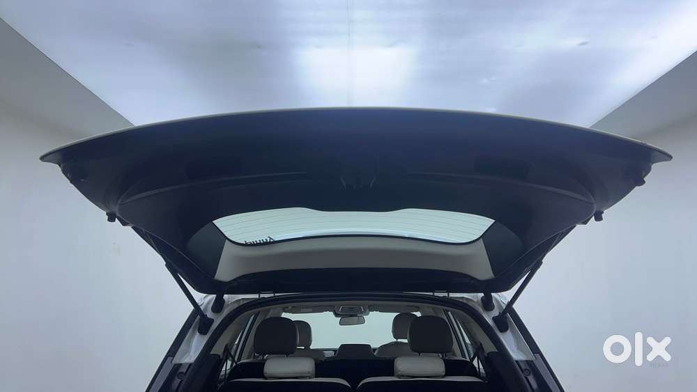 Mahindra Xuv700 2.0 Ax 7 Petrol At Luxury Pack Str, 2022, Petrol