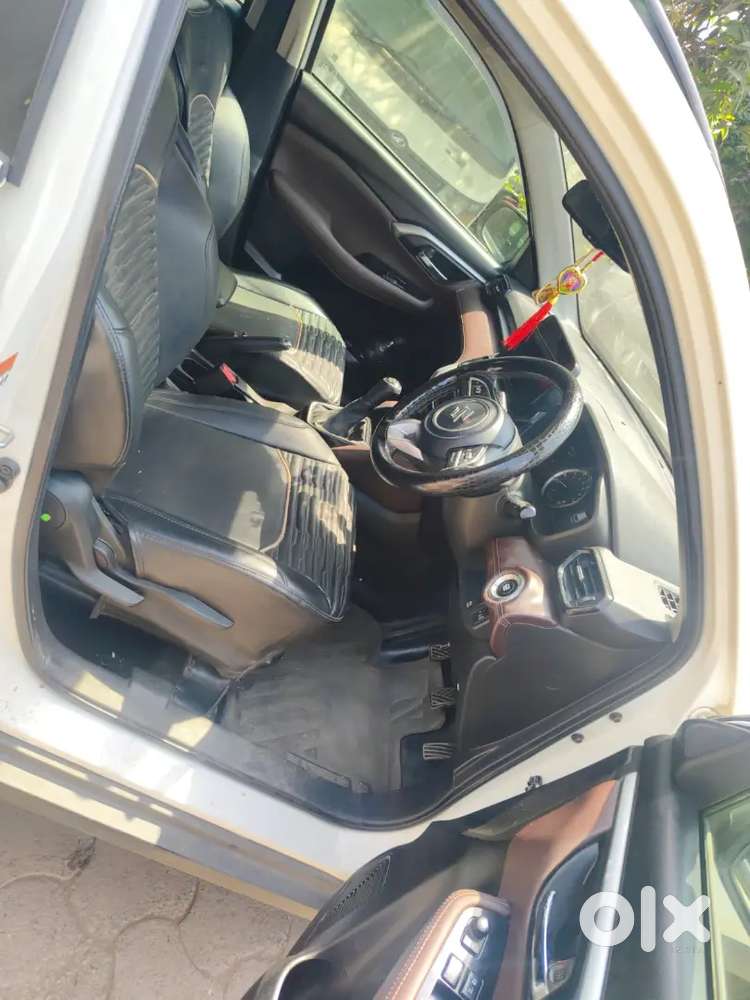 Maruti Suzuki Grand Vitara 7 Seater 2023 Petrol 8123 Km Driven