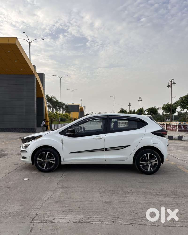 Tata Altroz Xz Plus (s) Dark Edition, 2023, Petrol