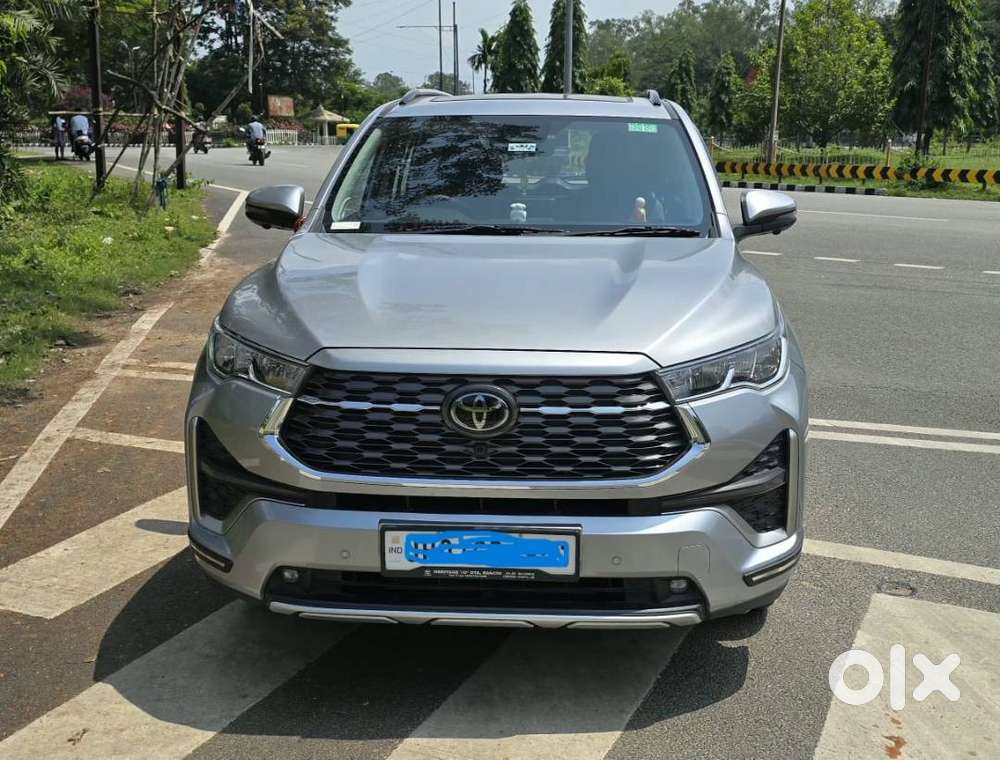 Toyota Innova Hycross Zx Hybrid 7 Seater | 2025 | 14k Km