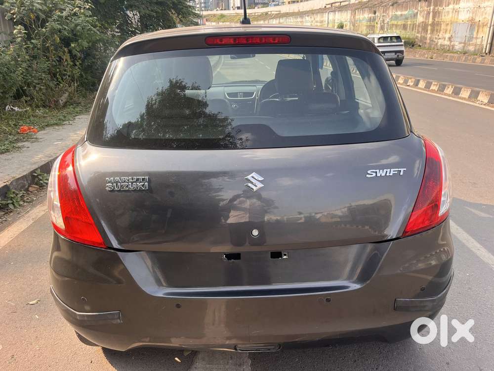 Maruti Suzuki Swift Lxi Bsiv, 2016, Petrol