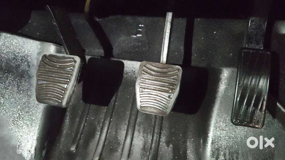 Mahindra Xuv700 2.0 Mx Petrol Mt 5 Str, 2022, Petrol