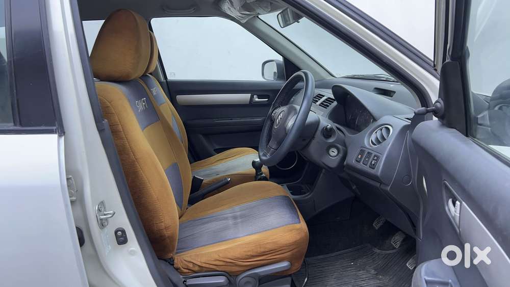 Maruti Suzuki Swift 2004-2010 Zxi Bsiv, 2011, Petrol