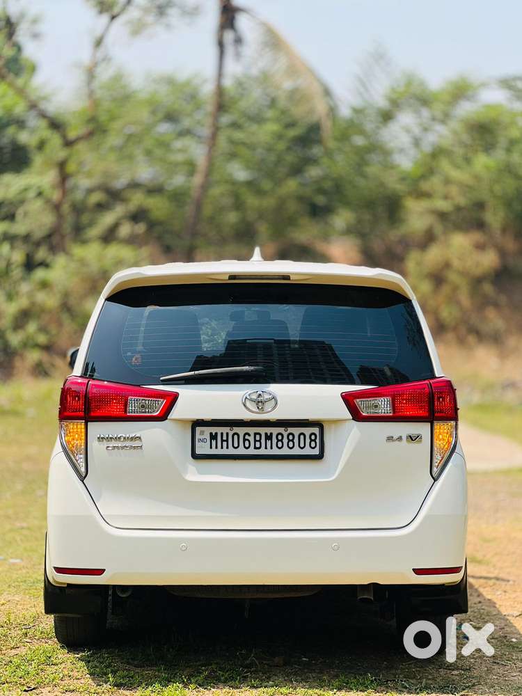 Toyota Innova Crysta 2.4 V 8 Str, 2017, Diesel