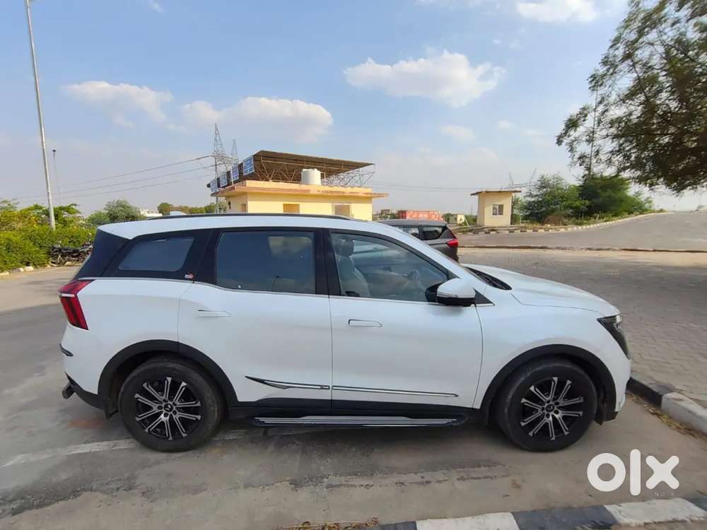 Mahindra Xuv700 2022 Diesel Showroom Condition.