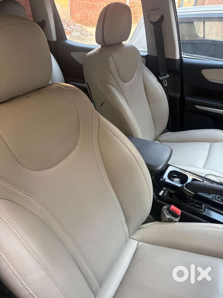 Mahindra Xuv700 Petrol 2025