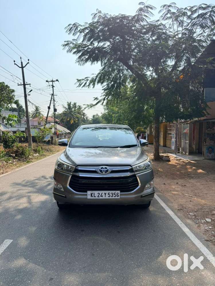 Toyota Innova Crysta 2016 Diesel Well Maintained