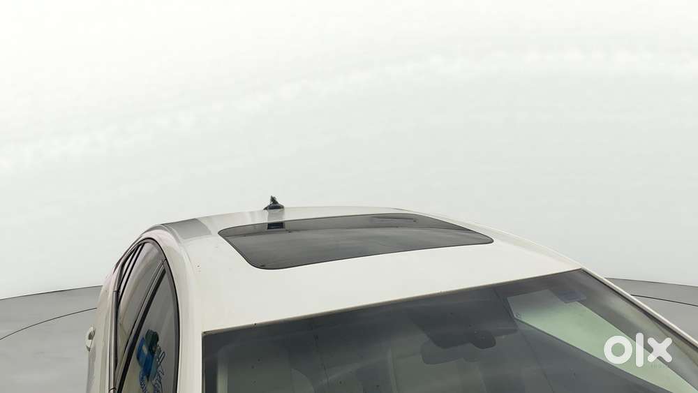 Skoda Slavia Style 1.0l Tsi Mt, 2022, Petrol