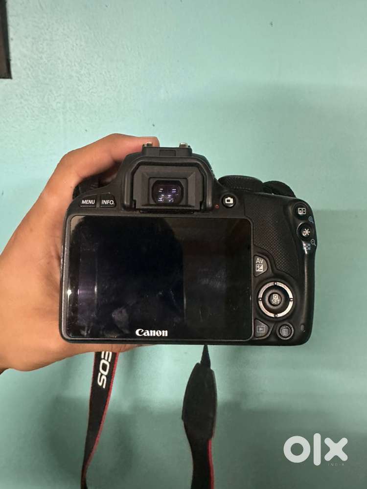 Canon 100 D with kit lens 18-55
