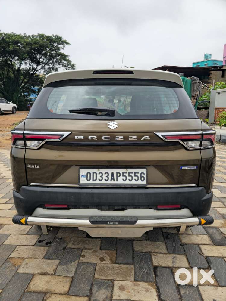 Maruti Suzuki Brezza 1.5 Zxi At Smart Hybrid Dual Tone, 2024, Petrol