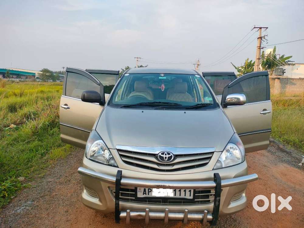 Toyota Innova (2009) Bucket Seats