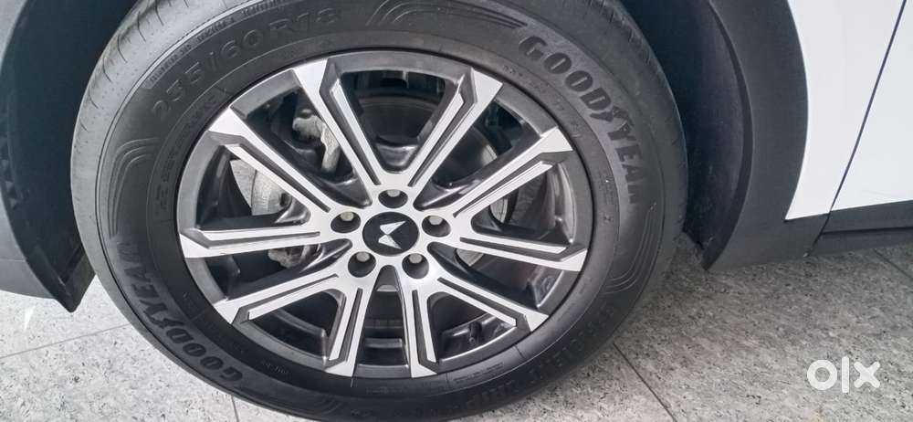 Mahindra Xuv700 2.0 Ax 7 Petrol At Luxury Pack Str, 2024, Petrol