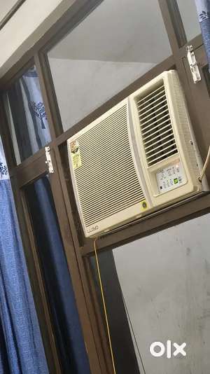 1.5 tonn window Ac // Lloyd