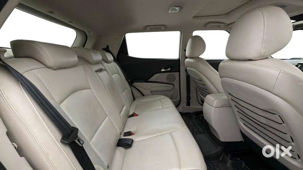 Mahindra Xuv300 W8 Option, 2023, Petrol