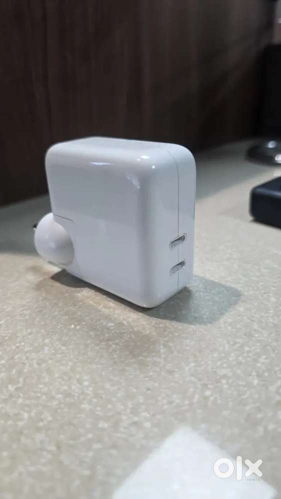 Apple 35W Dual USB-C Port
Power Adapter