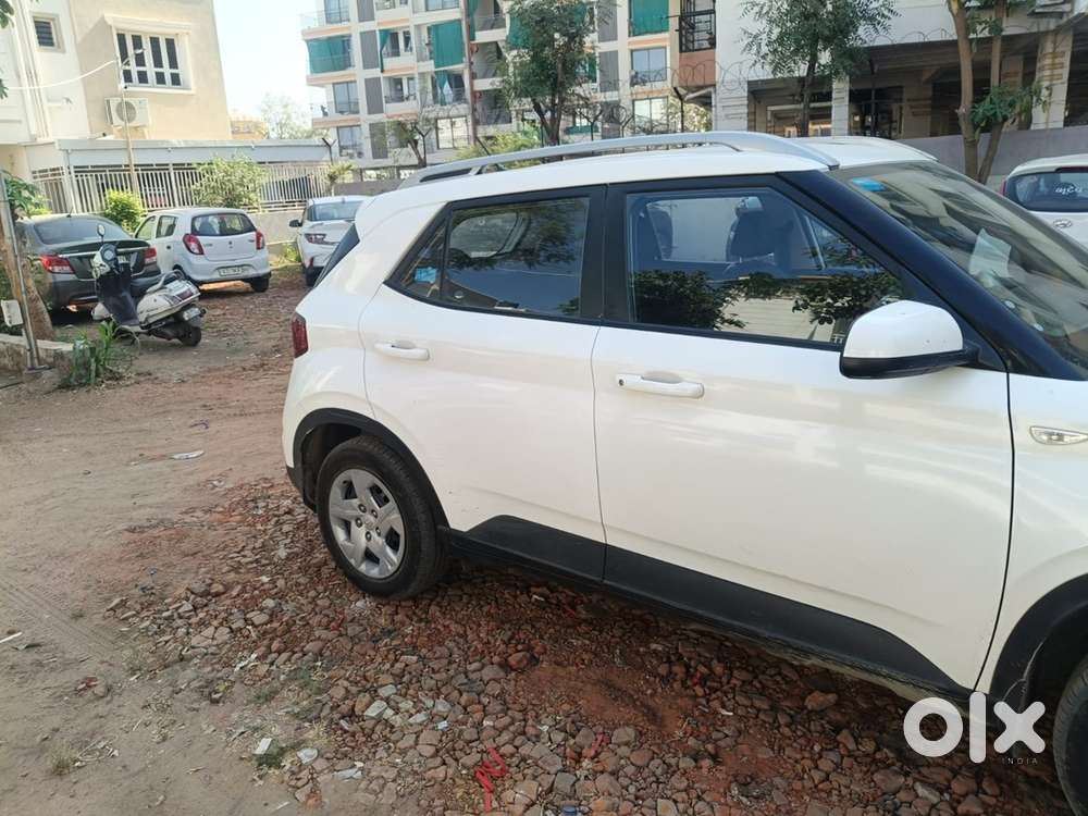 Hyundai Venue Petrol 2022