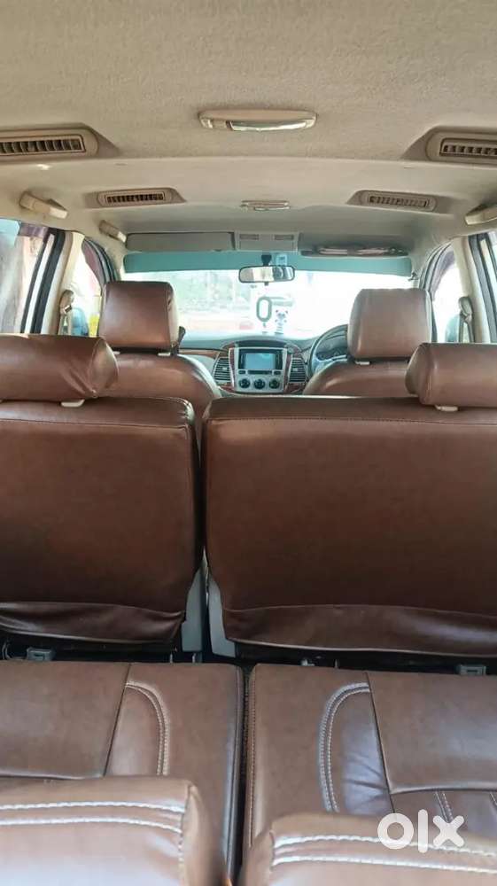 Toyota Innova 2013 Diesel Very Less Price And Well Maintained