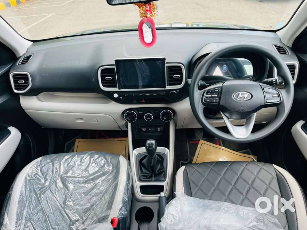 Hyundai Venue 1.2 S (o), 2025, Petrol