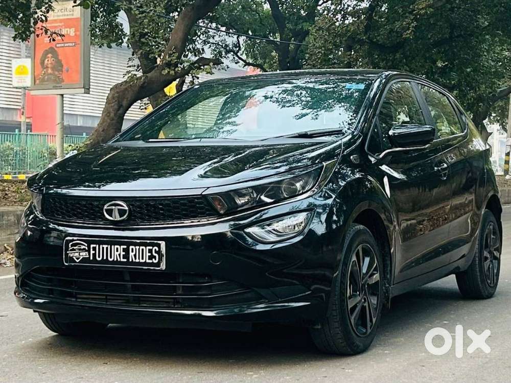 Tata Altroz 1.2 Xza Plus Dark Edition Dct, 2023, Petrol