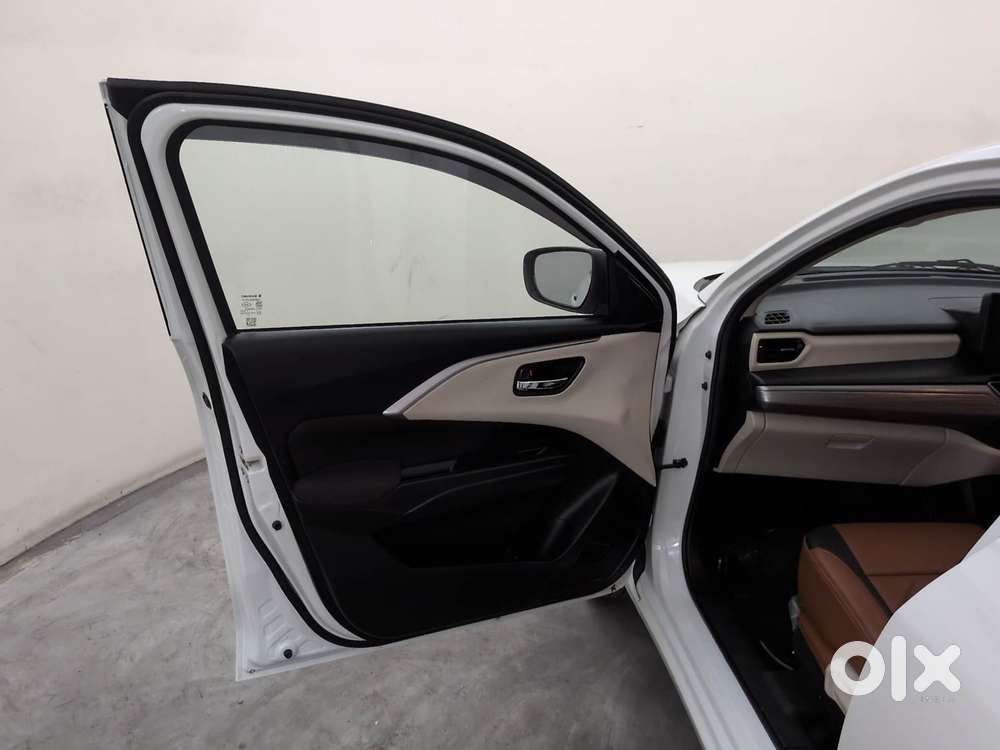 Maruti Suzuki Dzire 1.2 Zxi Amt, 2025, Petrol