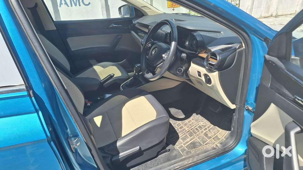 Skoda Slavia 1.0 Tsi Style At, 2023, Petrol