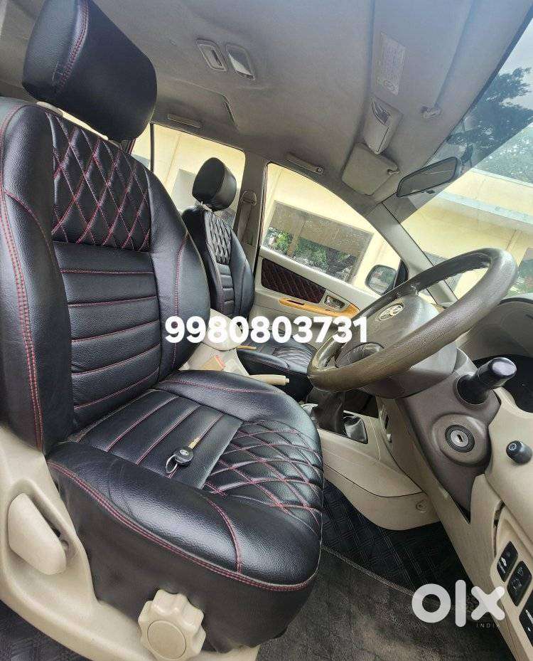 Toyota Innova 2.5 G (diesel) 8 Seater Bs Iv, 2010, Diesel