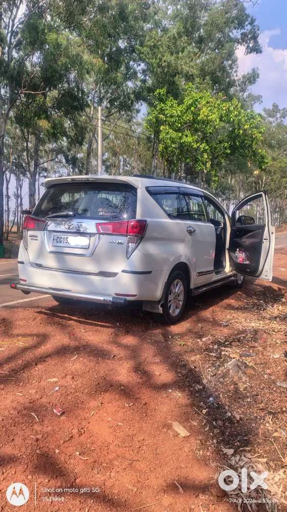 गाडी घर पे चालने वाला कोई नहीं है क्यूकी 2 गाडी हो गया है
