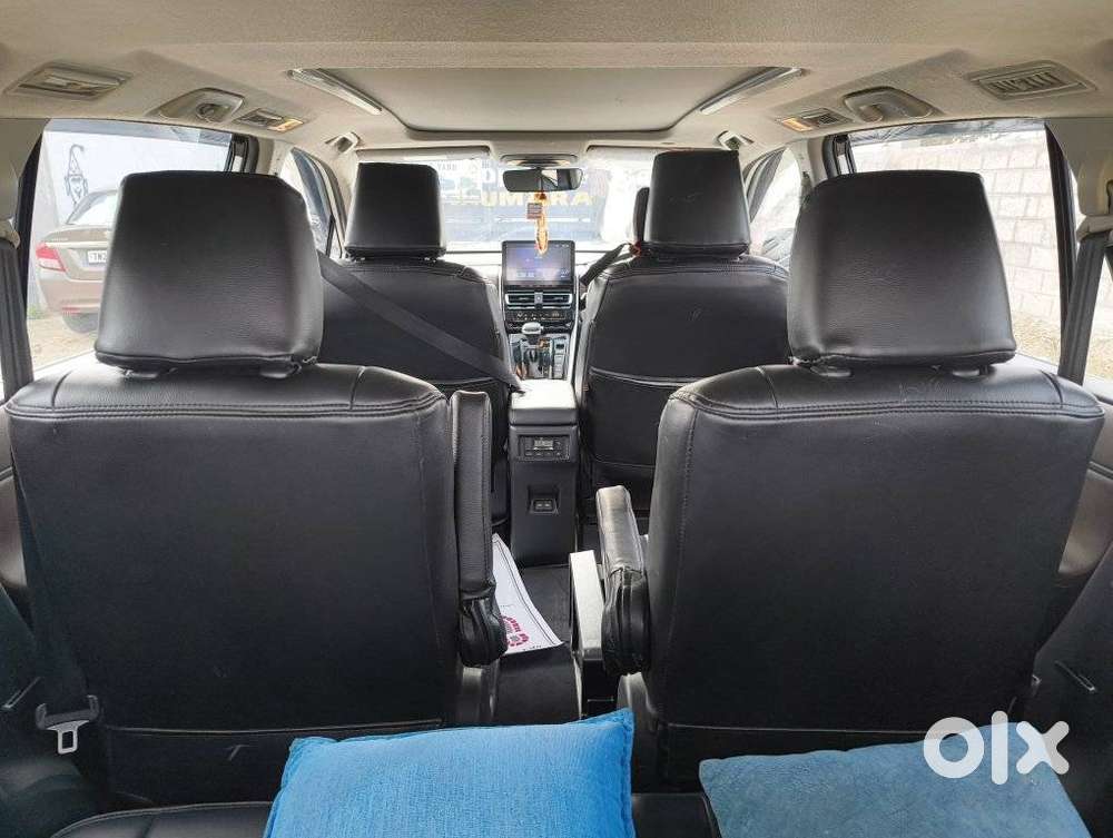 Toyota Innova Hycross 2.0 Vx (o) Hybrid 8 Str, 2025, Petrol